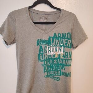 Women's Under Armour Grey Shirt Size Small